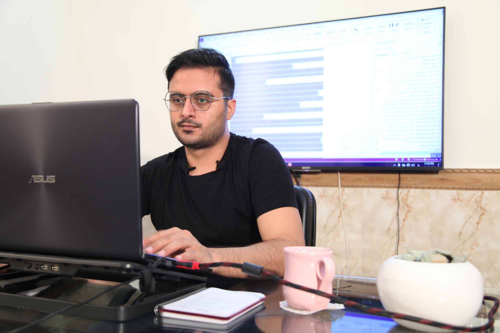 آکادمی ویراستاری و صفحه آرایی الیاس حسینی